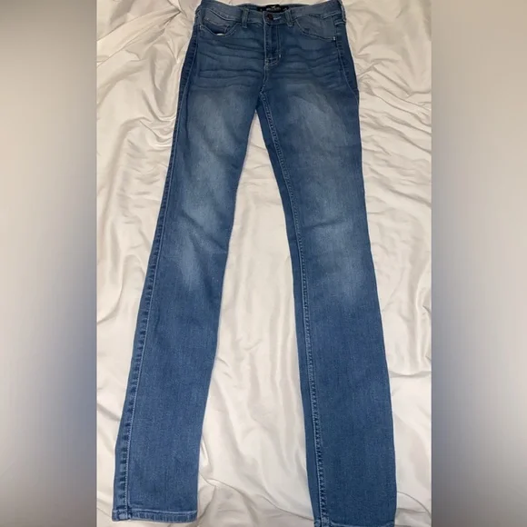 Hollister Women's Light Blue Skinny Jeans - Picture 3 of 6